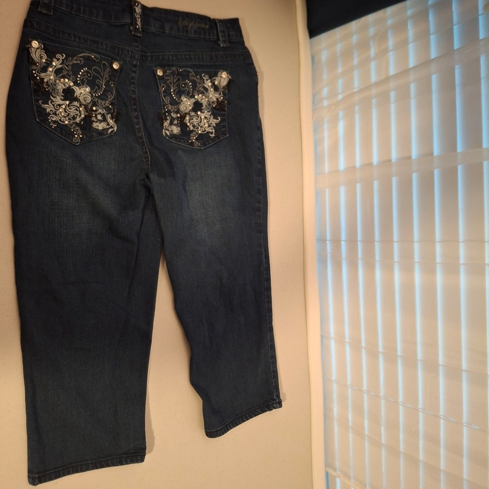 Ethyl Classic Denim Capri Pants Size 6‎ Embellished Pockets Dark Wash
